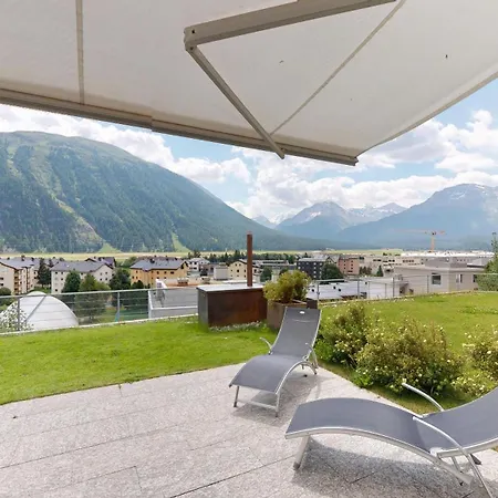 Quadratscha アパート サメーダン